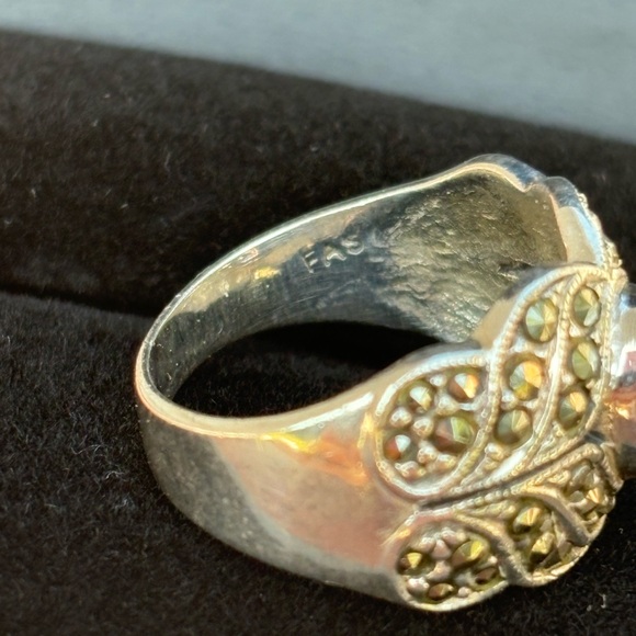 Vintage Amethyst & Marcasite Sterling Silver Ring - Picture 8 of 9